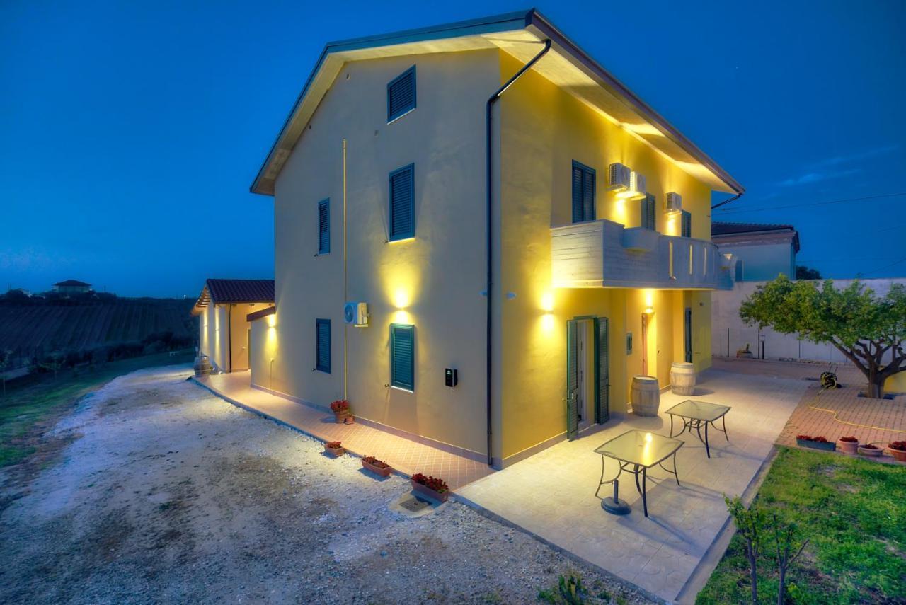 La Casa Del Vino - B&B Tollo Exteriör bild