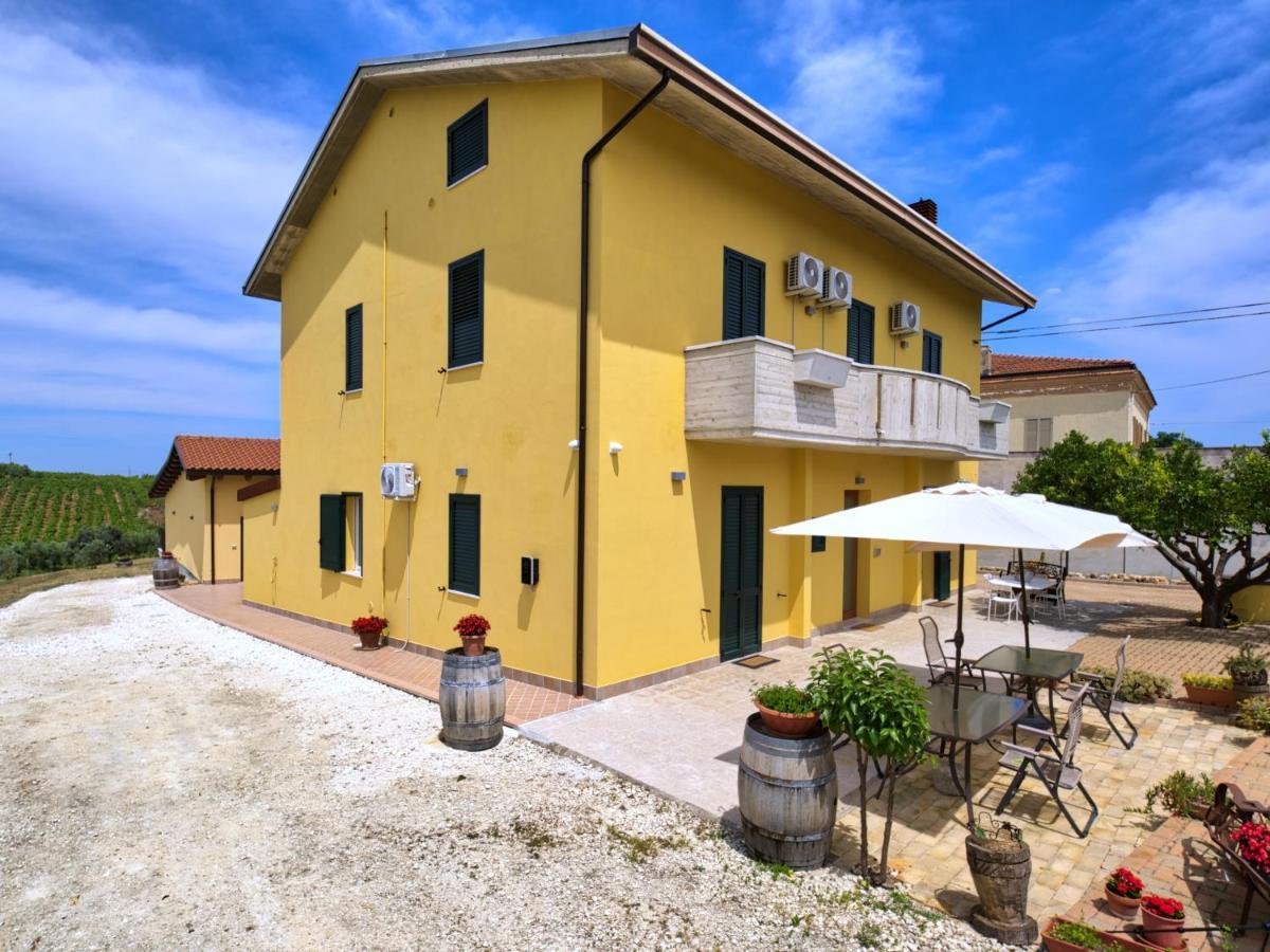 La Casa Del Vino - B&B Tollo Exteriör bild